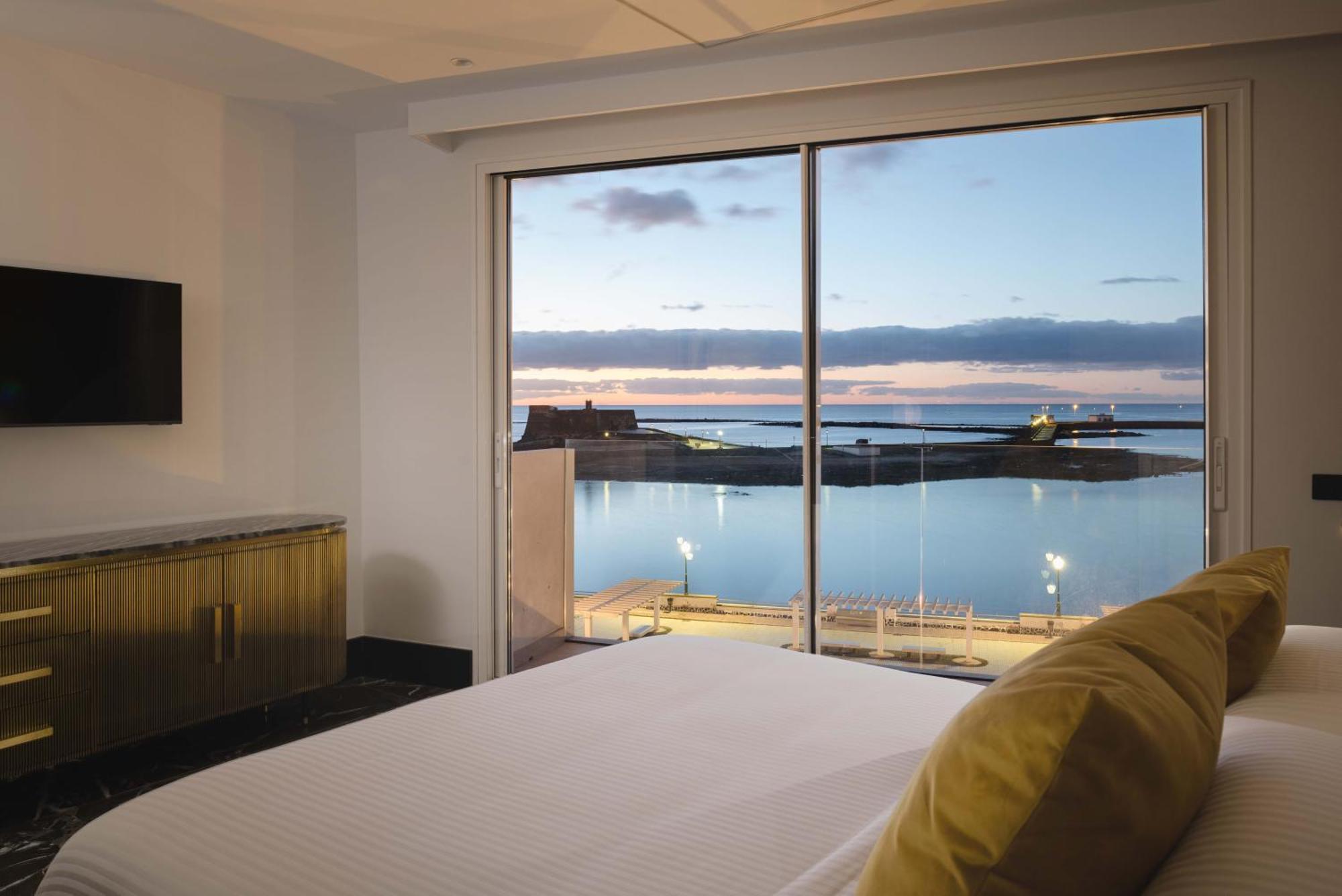 Blue Marina Suites - Boutique Apartments Arrecife  Exterior photo