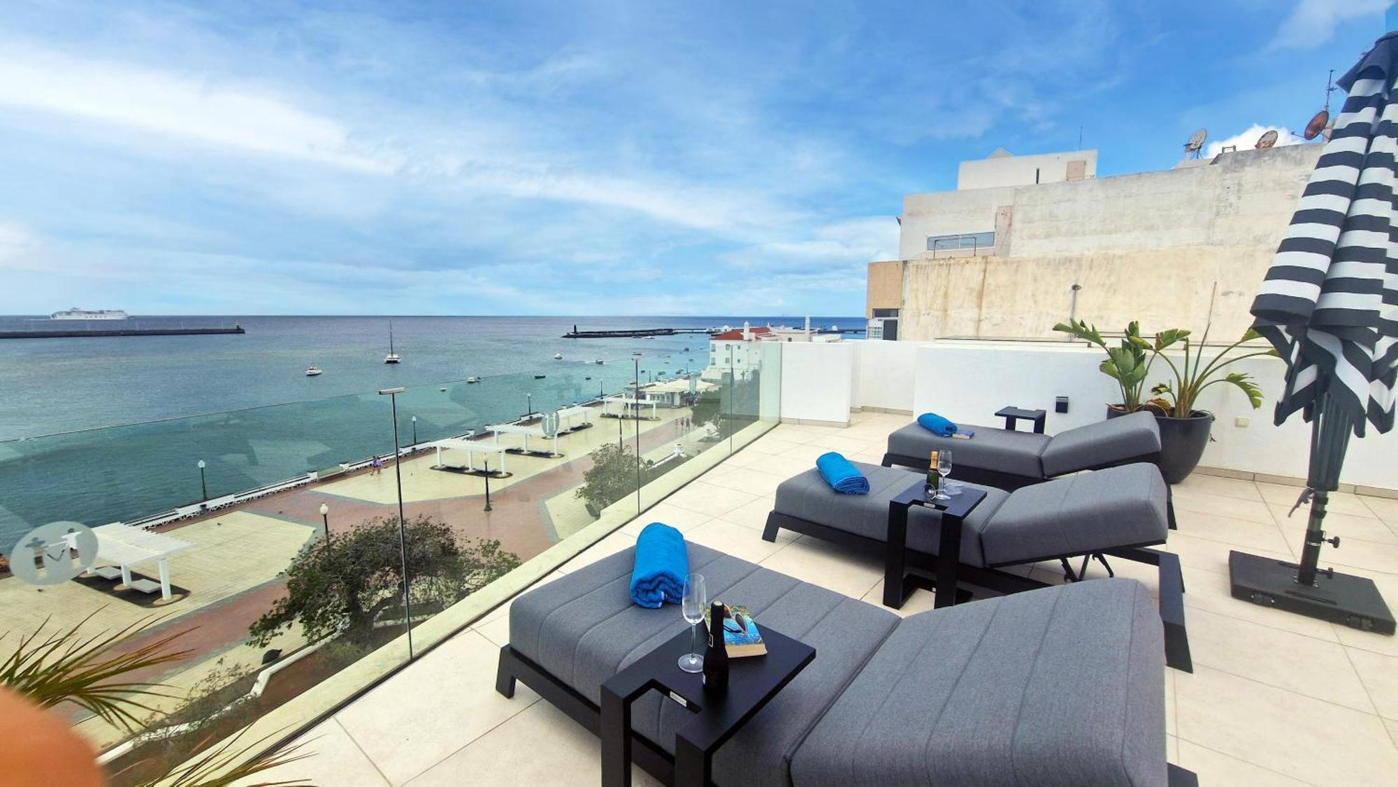 Blue Marina Suites - Boutique Apartments Arrecife  Exterior photo