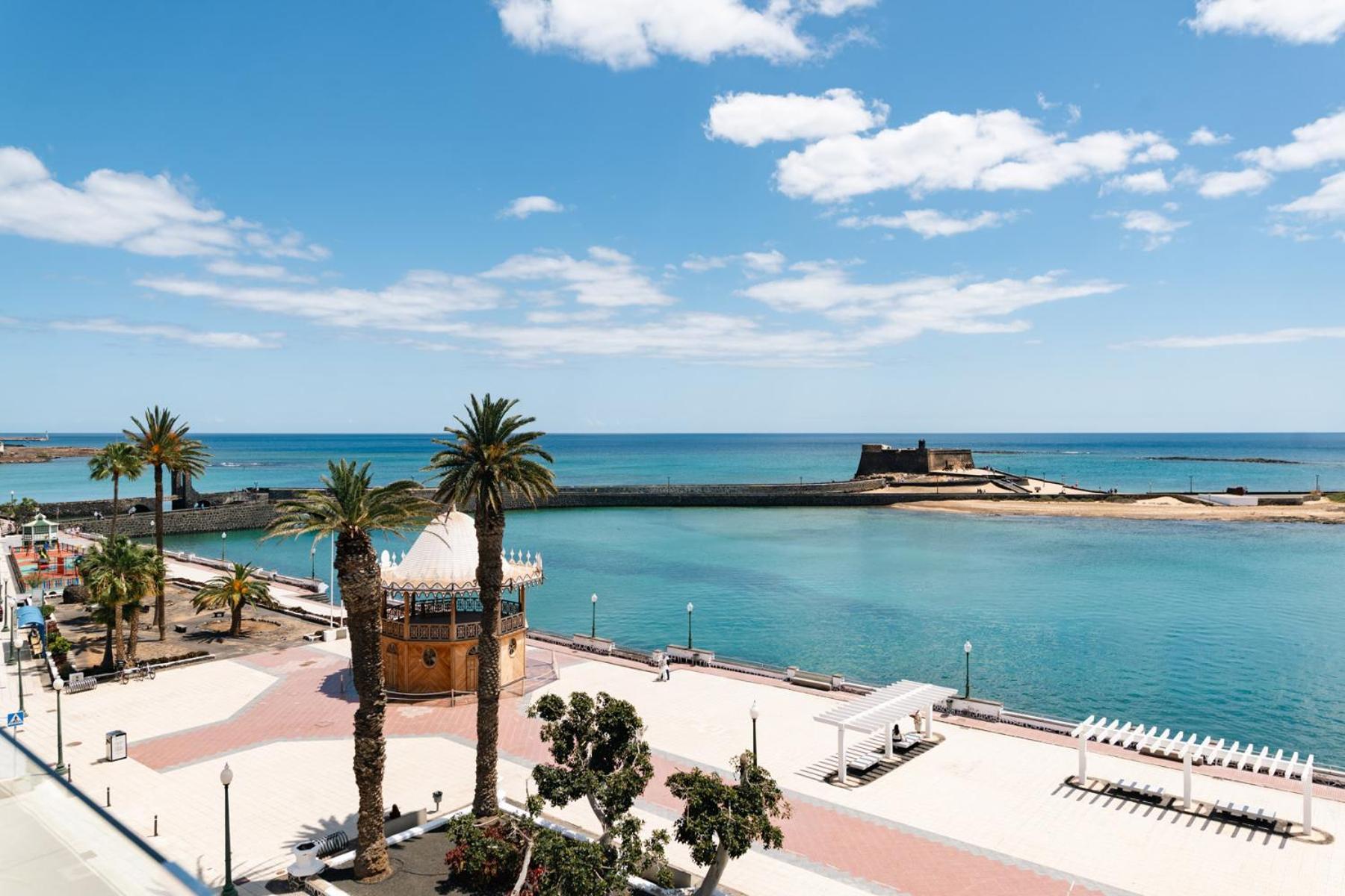 Blue Marina Suites - Boutique Apartments Arrecife  Exterior photo